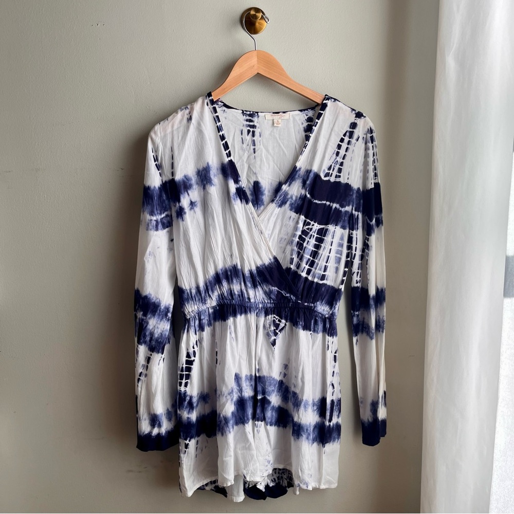 Accuracy Blue White Tie-Dye Long Sleeve Romper Size Small